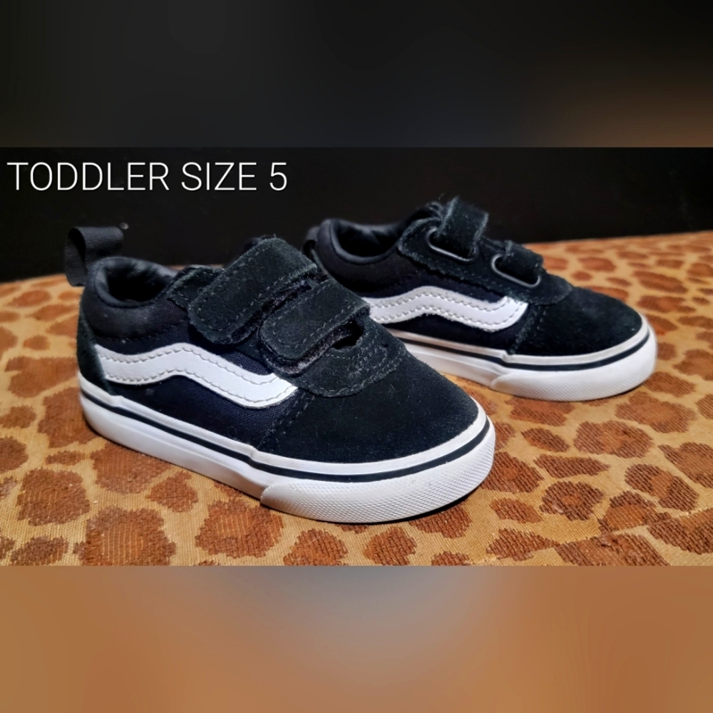 VANS Toddler Size 5 Skate Shoes